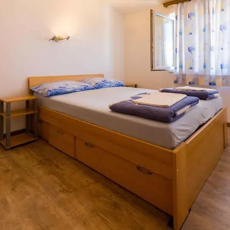 In 39053 Apartment *