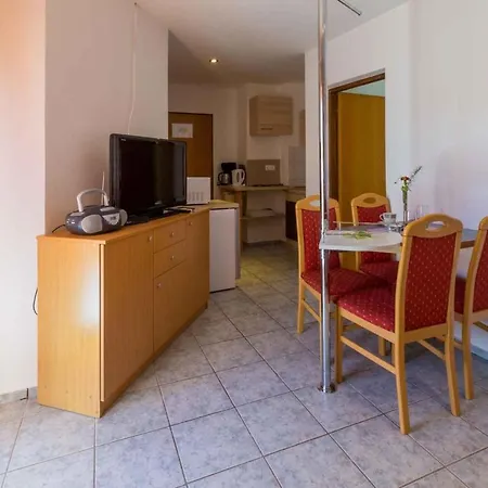 Apartment In 39053