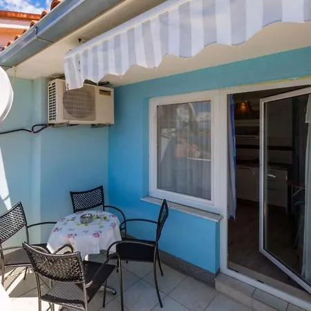 Apartment In 39053 Jadranovo