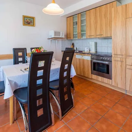 Διαμέρισμα In 39053 *